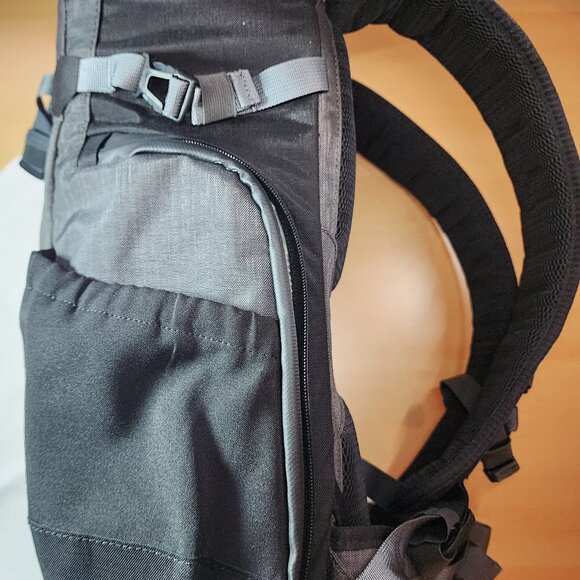 Thule Camera Backpack - Picture 5 of 8